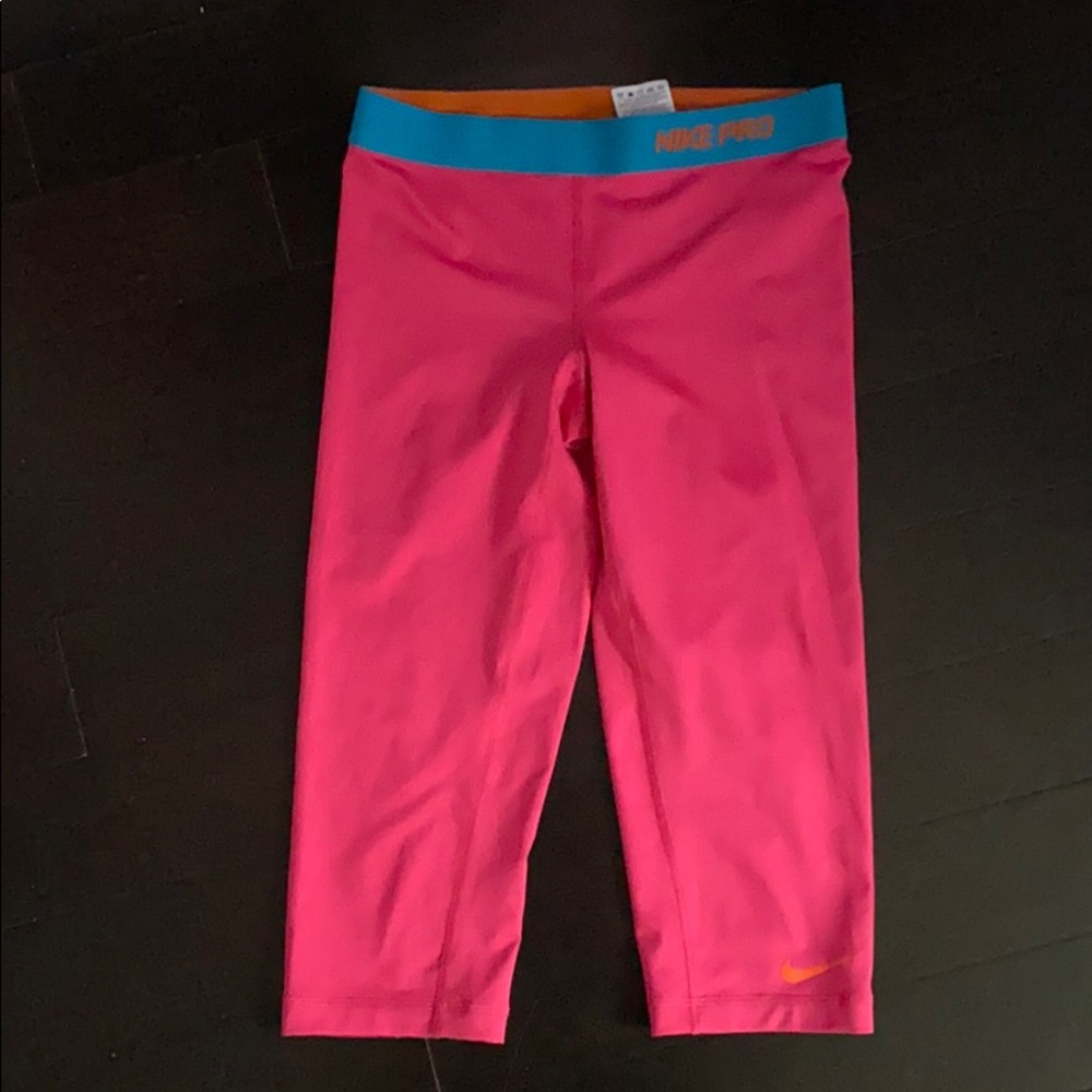 Nike pro cropped leggings